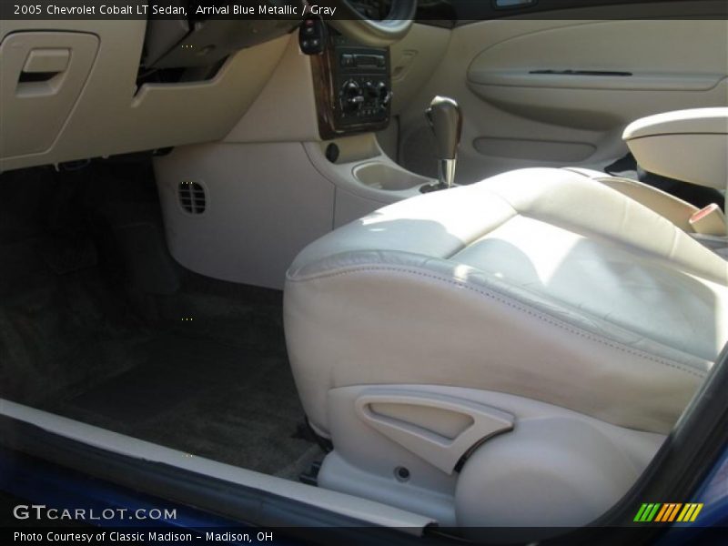 Arrival Blue Metallic / Gray 2005 Chevrolet Cobalt LT Sedan