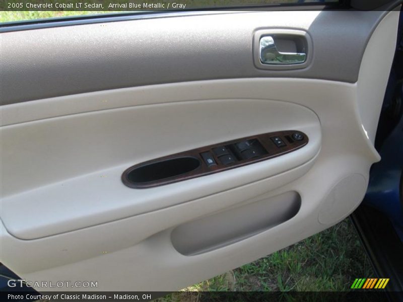 Arrival Blue Metallic / Gray 2005 Chevrolet Cobalt LT Sedan