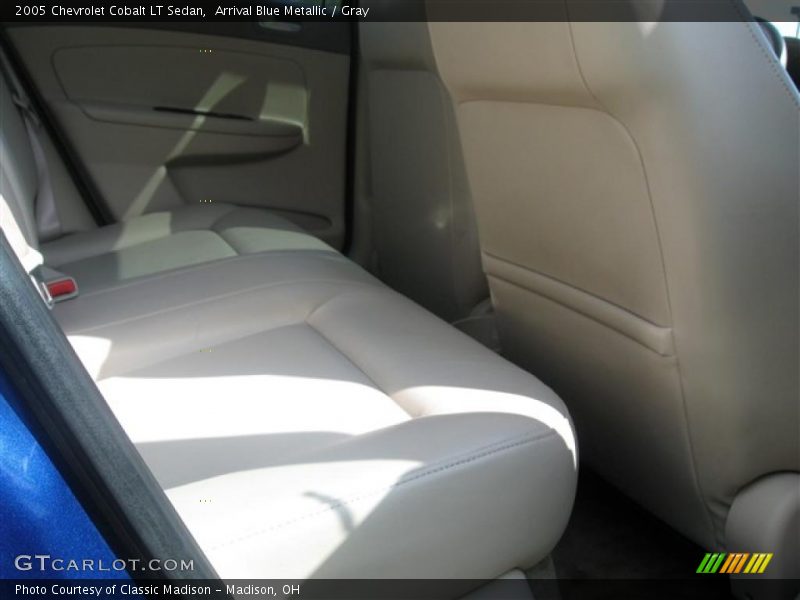 Arrival Blue Metallic / Gray 2005 Chevrolet Cobalt LT Sedan