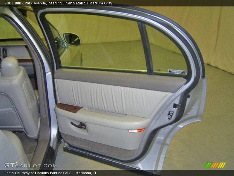 Sterling Silver Metallic / Medium Gray 2001 Buick Park Avenue