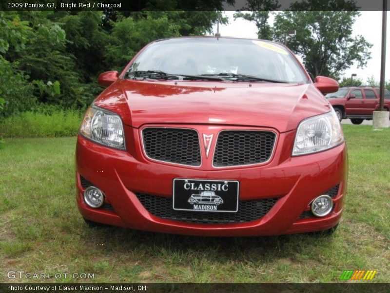 Bright Red / Charcoal 2009 Pontiac G3