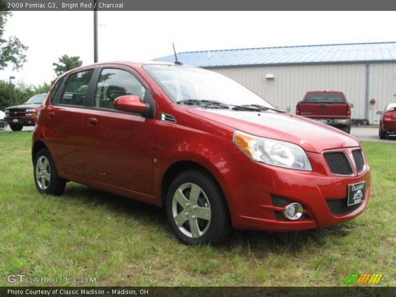 Bright Red / Charcoal 2009 Pontiac G3