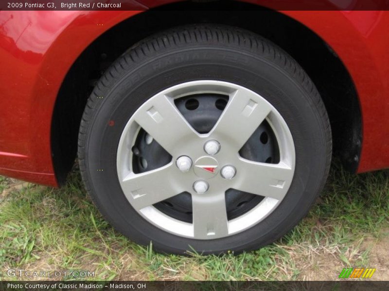 Bright Red / Charcoal 2009 Pontiac G3