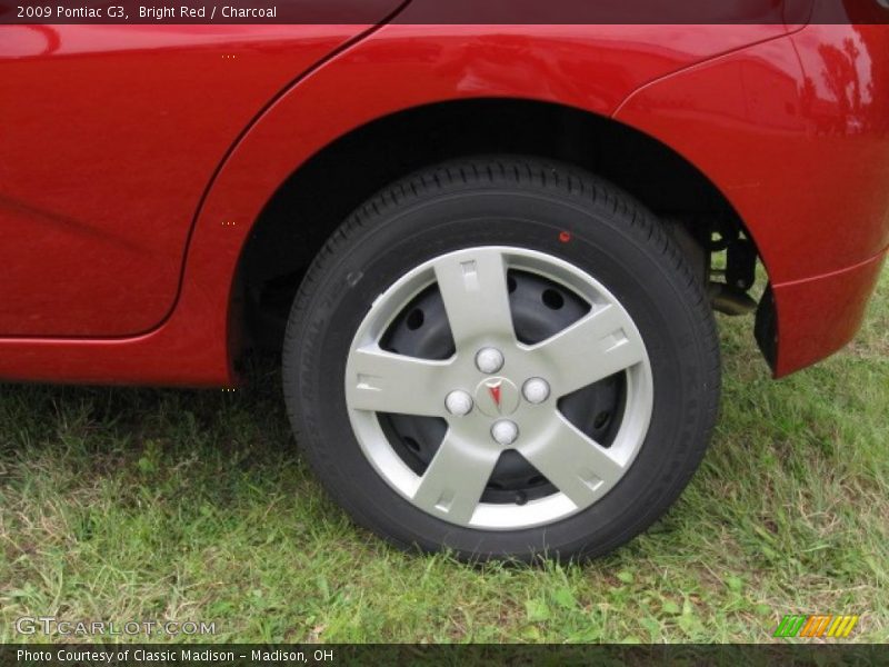 Bright Red / Charcoal 2009 Pontiac G3