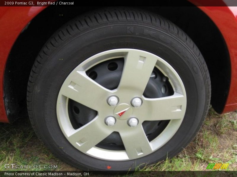 Bright Red / Charcoal 2009 Pontiac G3