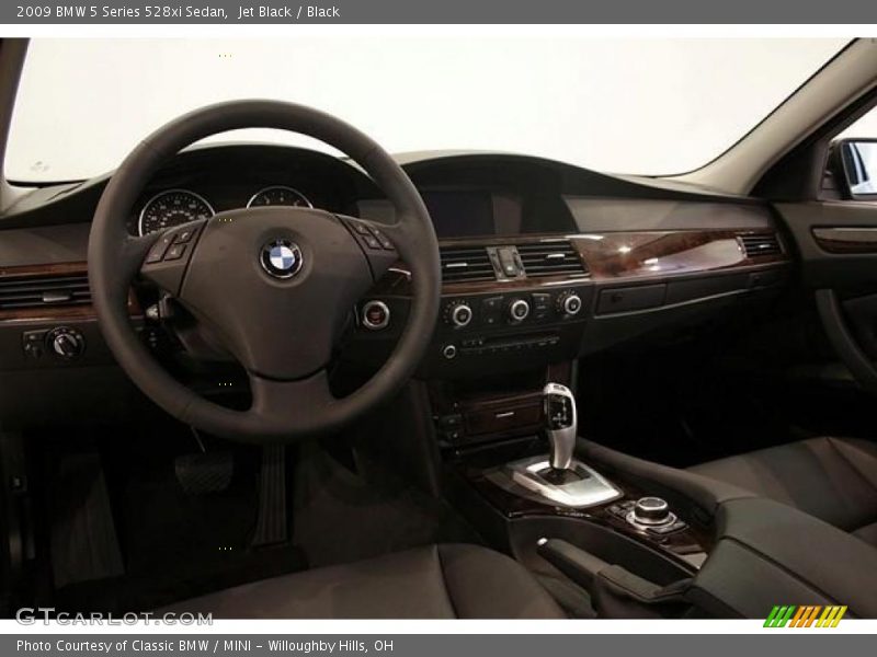 Jet Black / Black 2009 BMW 5 Series 528xi Sedan
