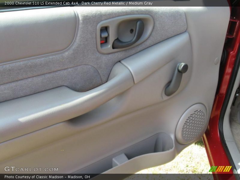Dark Cherry Red Metallic / Medium Gray 2000 Chevrolet S10 LS Extended Cab 4x4