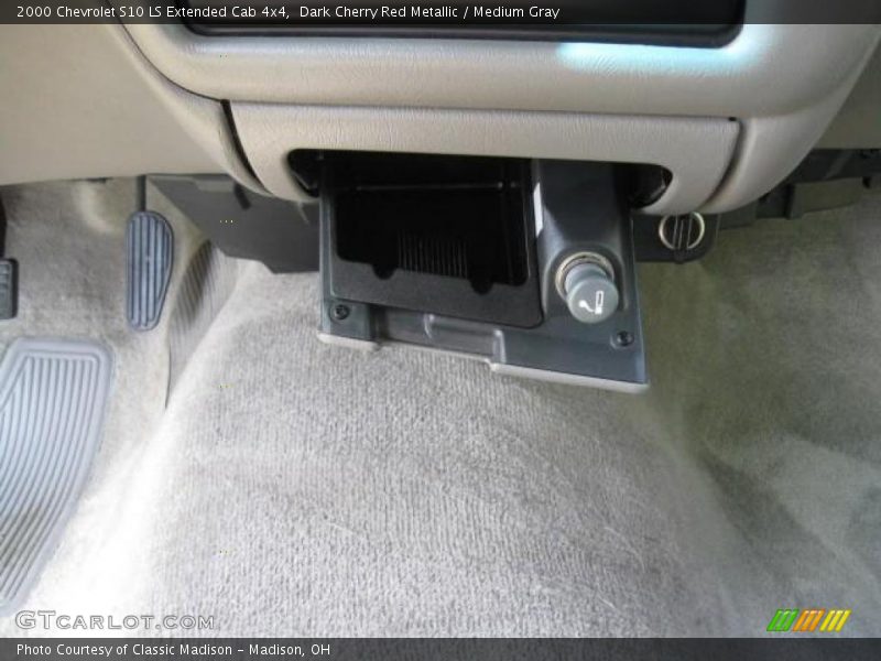 Dark Cherry Red Metallic / Medium Gray 2000 Chevrolet S10 LS Extended Cab 4x4