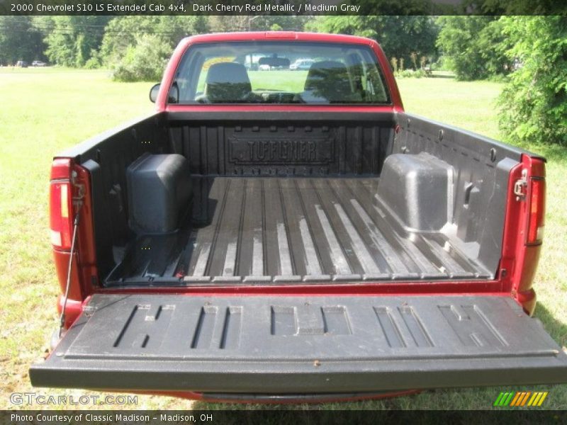 Dark Cherry Red Metallic / Medium Gray 2000 Chevrolet S10 LS Extended Cab 4x4