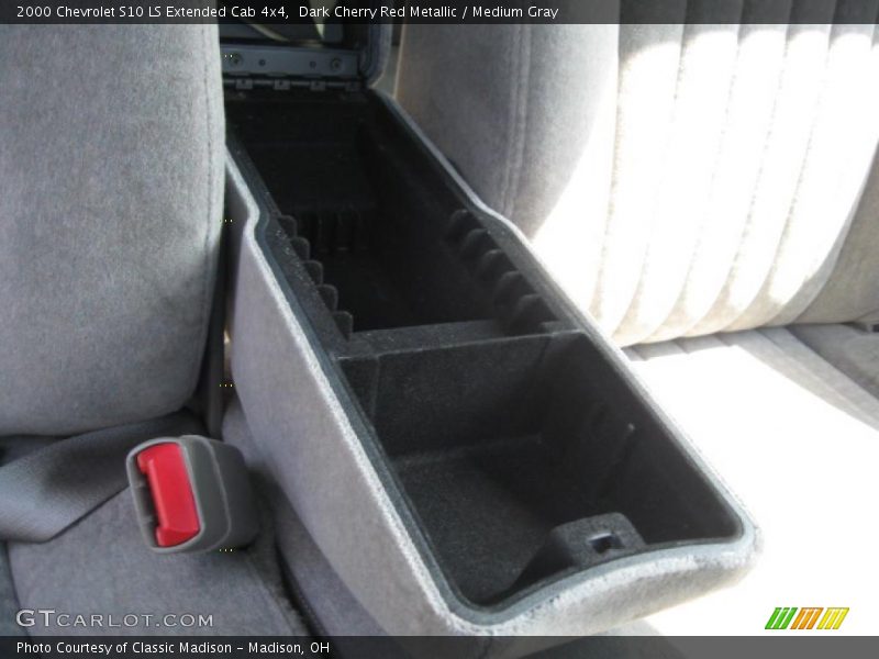 Dark Cherry Red Metallic / Medium Gray 2000 Chevrolet S10 LS Extended Cab 4x4