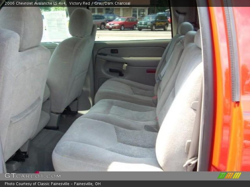 Victory Red / Gray/Dark Charcoal 2006 Chevrolet Avalanche LS 4x4