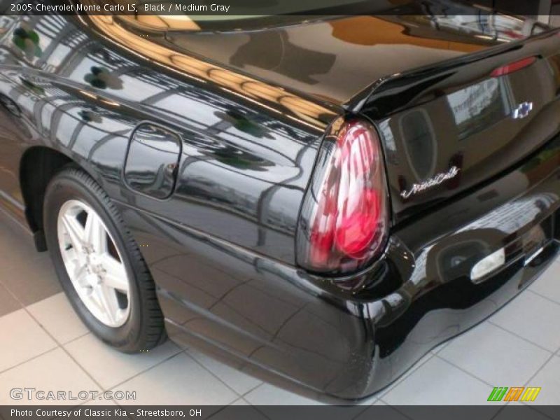 Black / Medium Gray 2005 Chevrolet Monte Carlo LS