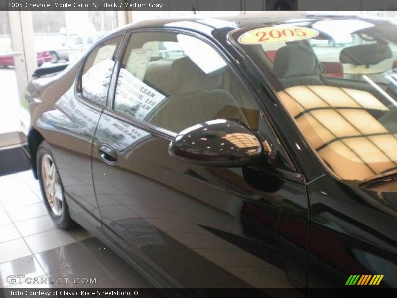 Black / Medium Gray 2005 Chevrolet Monte Carlo LS