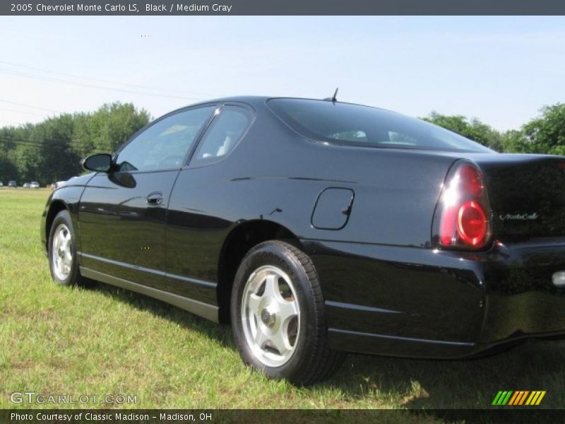 Black / Medium Gray 2005 Chevrolet Monte Carlo LS