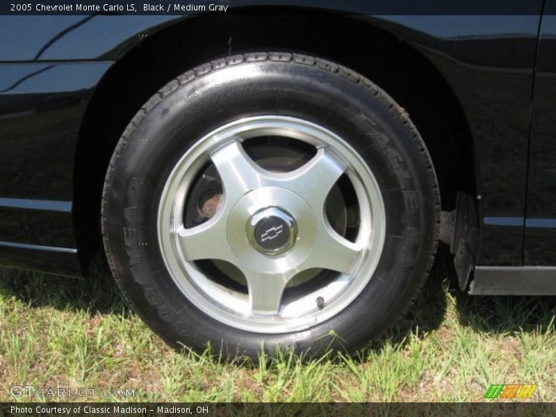 Black / Medium Gray 2005 Chevrolet Monte Carlo LS