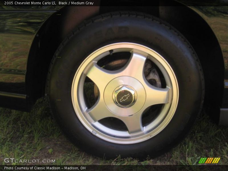 Black / Medium Gray 2005 Chevrolet Monte Carlo LS