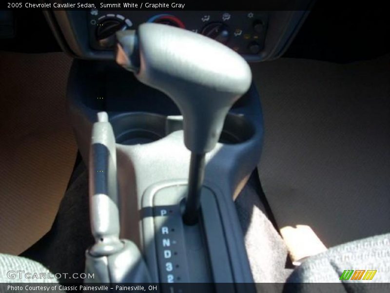 Summit White / Graphite Gray 2005 Chevrolet Cavalier Sedan