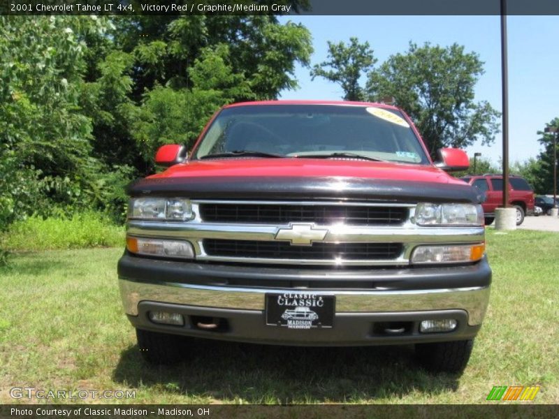 Victory Red / Graphite/Medium Gray 2001 Chevrolet Tahoe LT 4x4