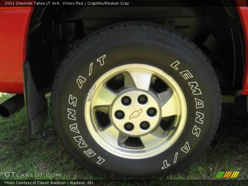 Victory Red / Graphite/Medium Gray 2001 Chevrolet Tahoe LT 4x4