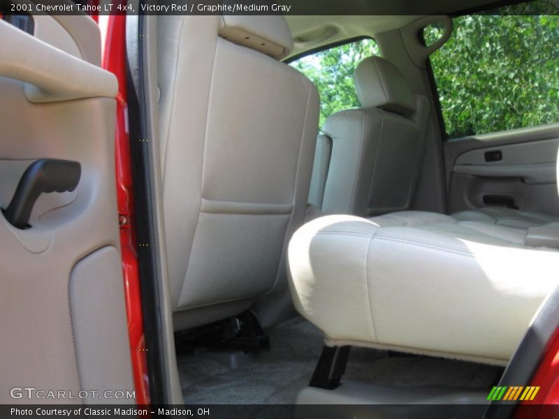 Victory Red / Graphite/Medium Gray 2001 Chevrolet Tahoe LT 4x4