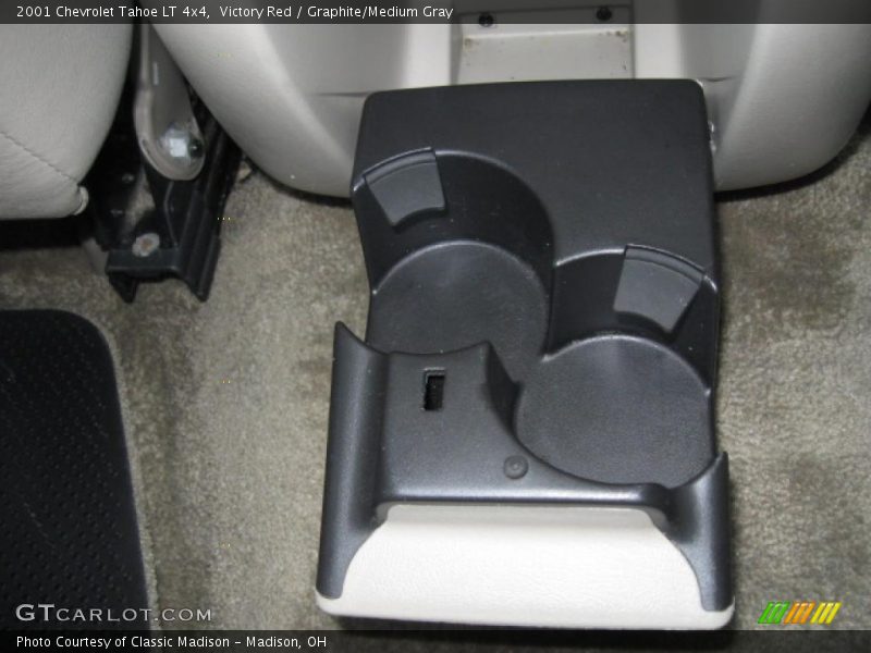 Victory Red / Graphite/Medium Gray 2001 Chevrolet Tahoe LT 4x4