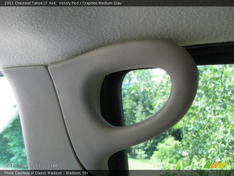 Victory Red / Graphite/Medium Gray 2001 Chevrolet Tahoe LT 4x4