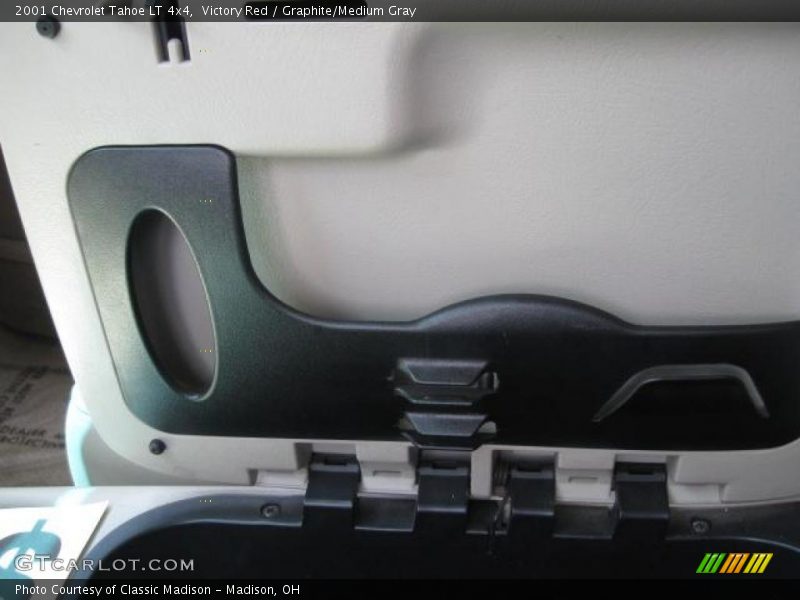 Victory Red / Graphite/Medium Gray 2001 Chevrolet Tahoe LT 4x4