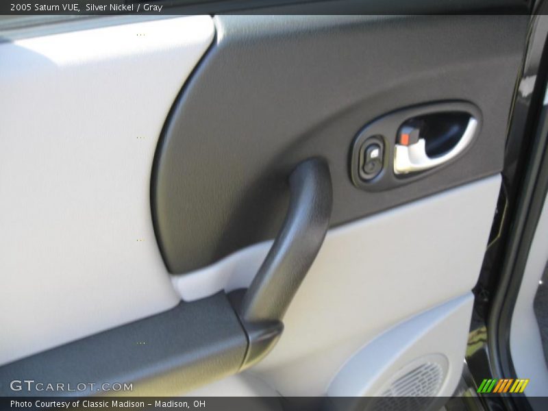 Silver Nickel / Gray 2005 Saturn VUE
