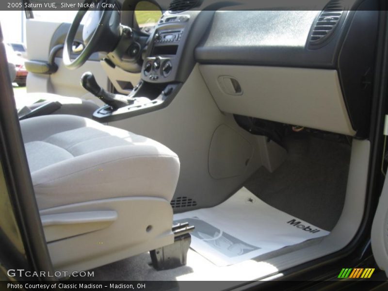 Silver Nickel / Gray 2005 Saturn VUE