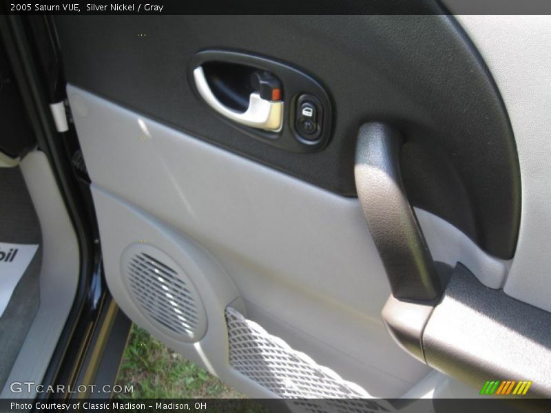 Silver Nickel / Gray 2005 Saturn VUE