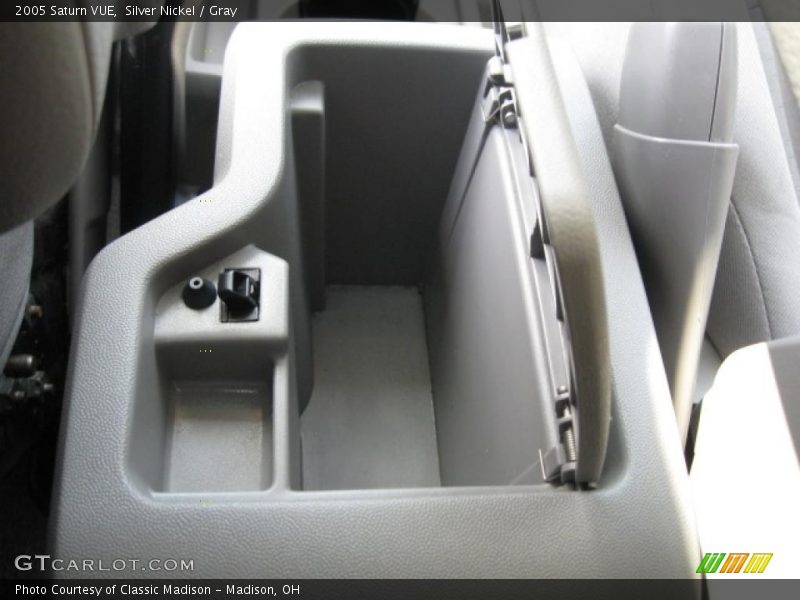 Silver Nickel / Gray 2005 Saturn VUE