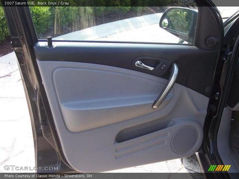 Black Onyx / Gray 2007 Saturn VUE