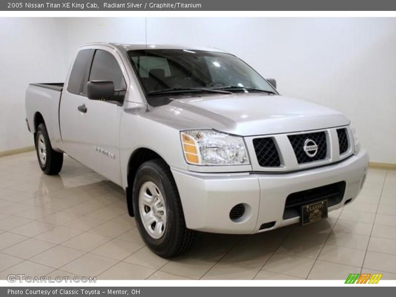Radiant Silver / Graphite/Titanium 2005 Nissan Titan XE King Cab