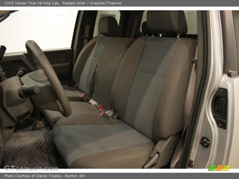 Radiant Silver / Graphite/Titanium 2005 Nissan Titan XE King Cab