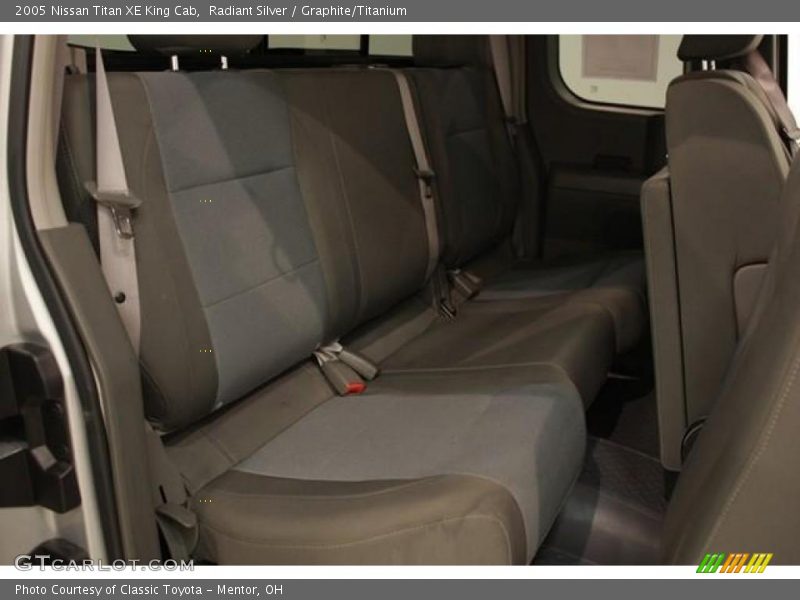 Radiant Silver / Graphite/Titanium 2005 Nissan Titan XE King Cab