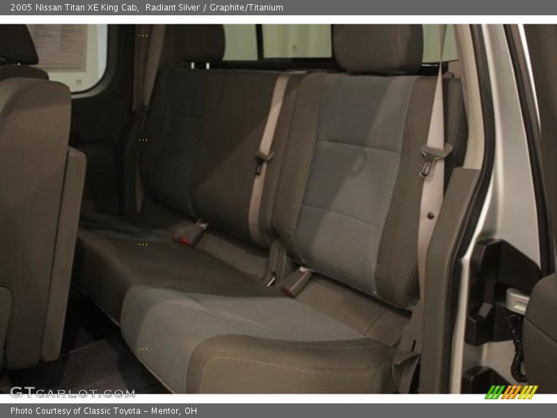 Radiant Silver / Graphite/Titanium 2005 Nissan Titan XE King Cab