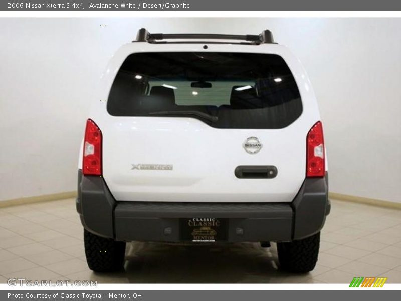 Avalanche White / Desert/Graphite 2006 Nissan Xterra S 4x4
