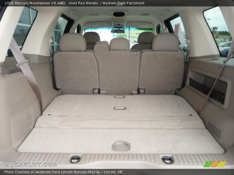 Vivid Red Metallic / Medium Dark Parchment 2005 Mercury Mountaineer V6 AWD