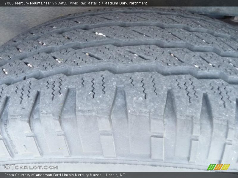 Vivid Red Metallic / Medium Dark Parchment 2005 Mercury Mountaineer V6 AWD