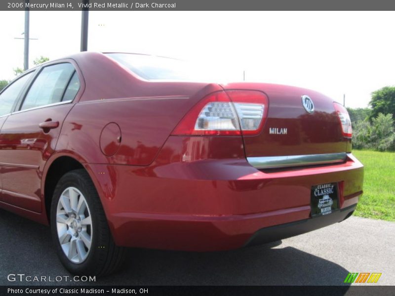 Vivid Red Metallic / Dark Charcoal 2006 Mercury Milan I4
