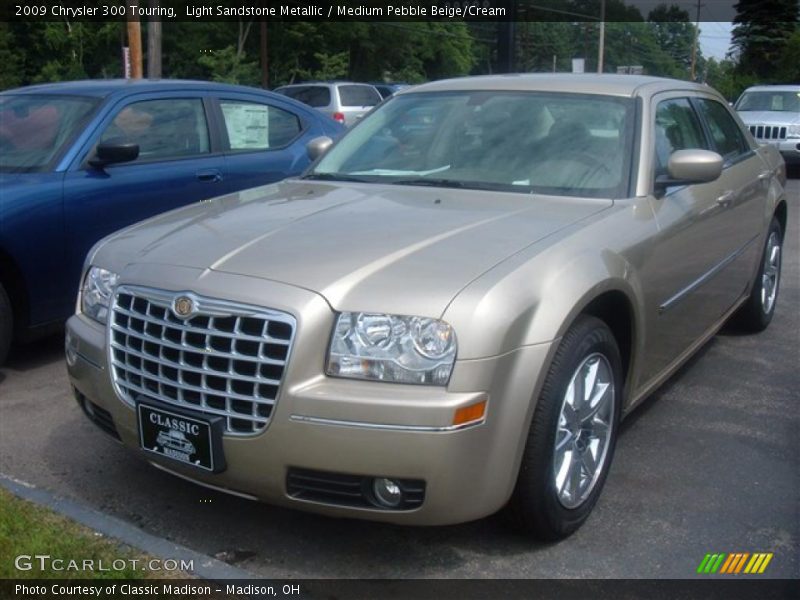 Light Sandstone Metallic / Medium Pebble Beige/Cream 2009 Chrysler 300 Touring