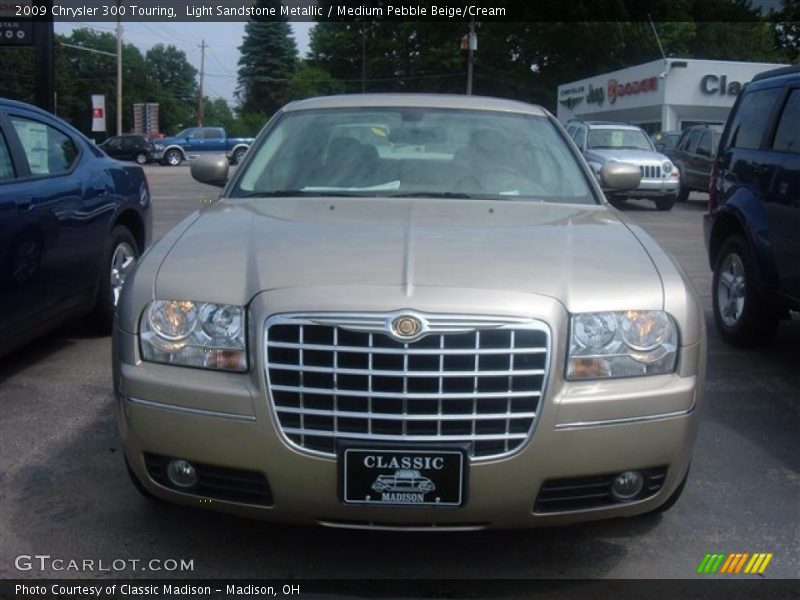 Light Sandstone Metallic / Medium Pebble Beige/Cream 2009 Chrysler 300 Touring