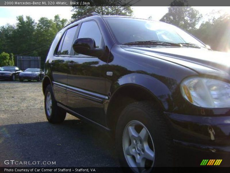 Black / Java 2000 Mercedes-Benz ML 320 4Matic
