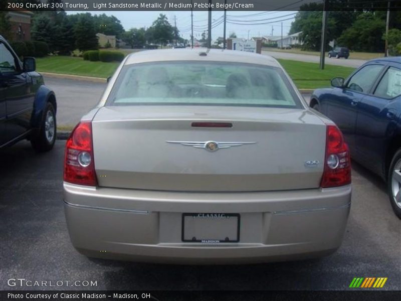 Light Sandstone Metallic / Medium Pebble Beige/Cream 2009 Chrysler 300 Touring