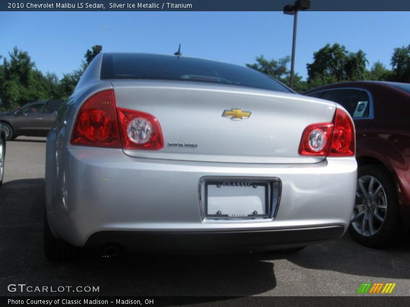 Silver Ice Metallic / Titanium 2010 Chevrolet Malibu LS Sedan