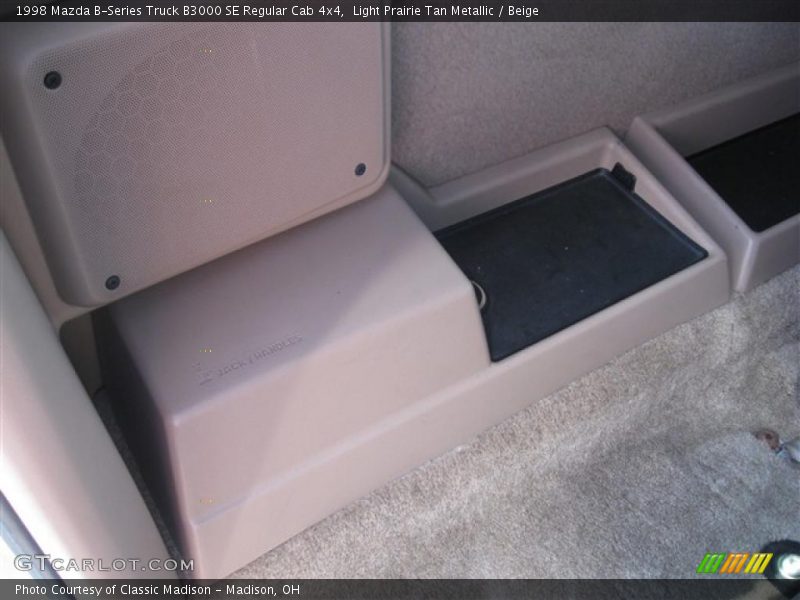 Light Prairie Tan Metallic / Beige 1998 Mazda B-Series Truck B3000 SE Regular Cab 4x4