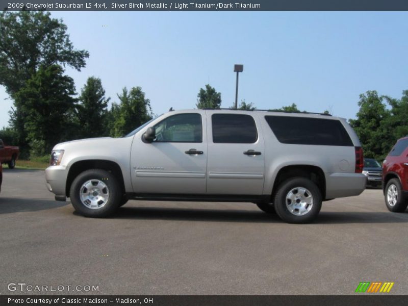 Silver Birch Metallic / Light Titanium/Dark Titanium 2009 Chevrolet Suburban LS 4x4