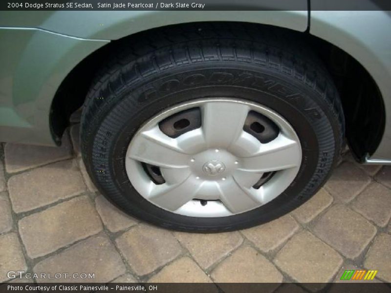 Satin Jade Pearlcoat / Dark Slate Gray 2004 Dodge Stratus SE Sedan