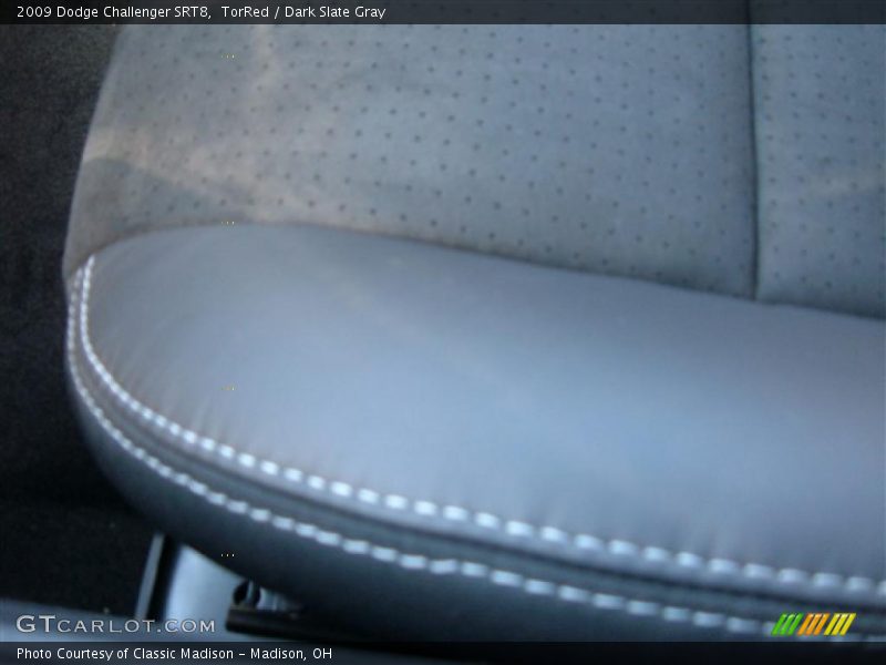 TorRed / Dark Slate Gray 2009 Dodge Challenger SRT8