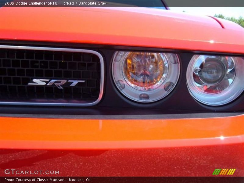 TorRed / Dark Slate Gray 2009 Dodge Challenger SRT8